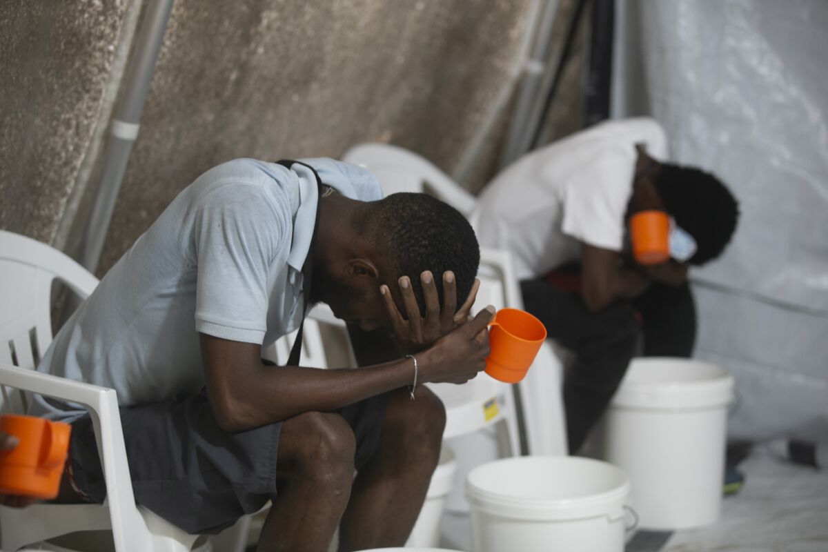 Death toll from cholera climbs to just under 500 in Haiti